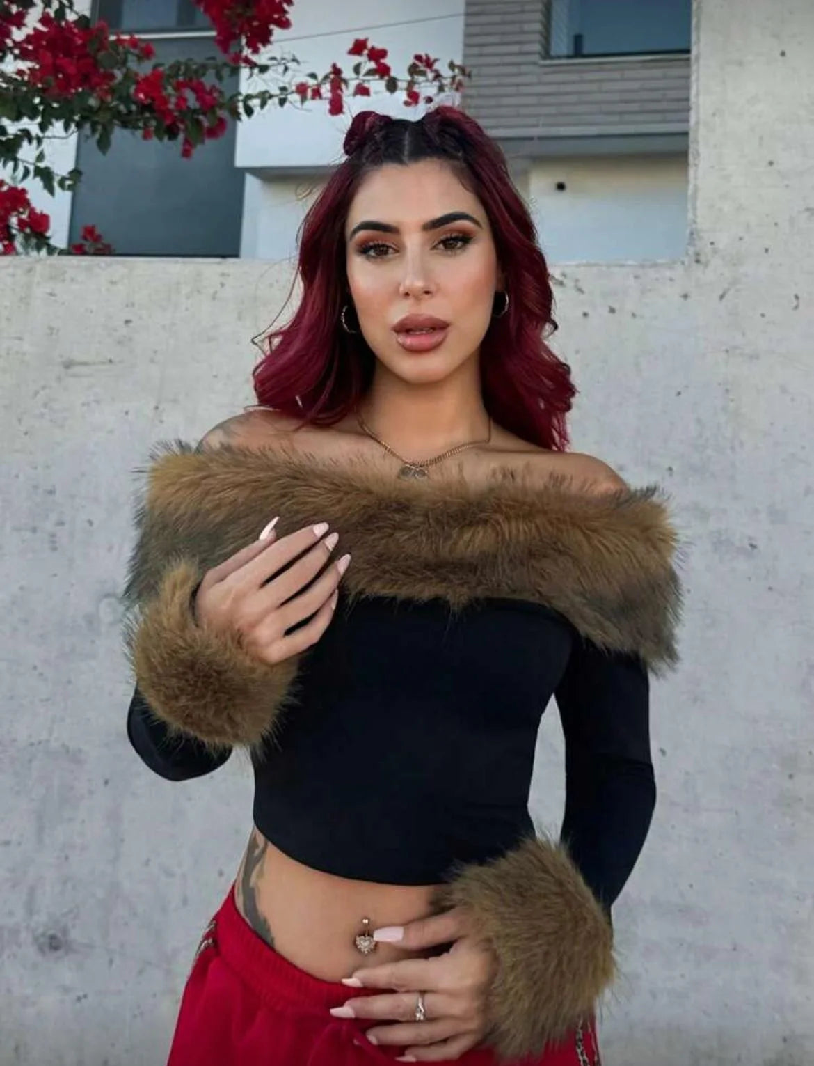 Crop Top Tendance Fourrure et Epaules Denudees