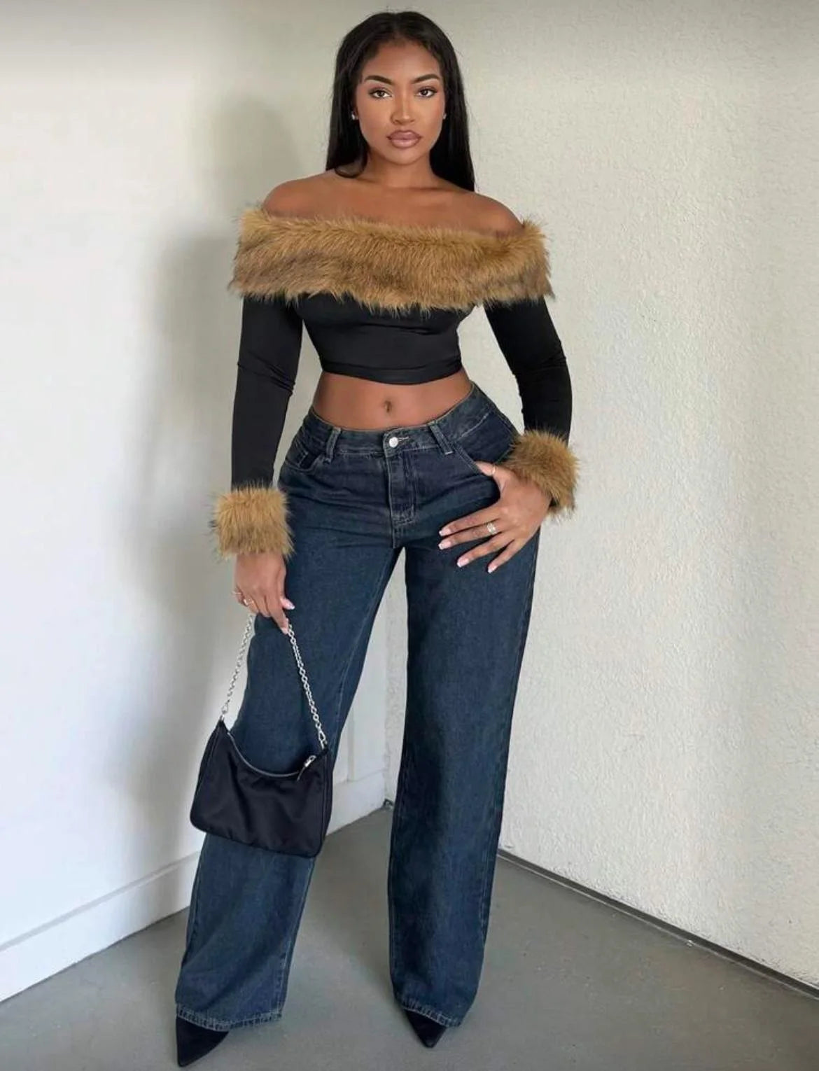 Crop Top Tendance Fourrure et Epaules Denudees