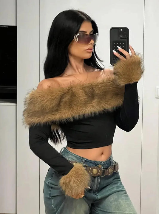 Crop Top Tendance Fourrure et Epaules Denudees